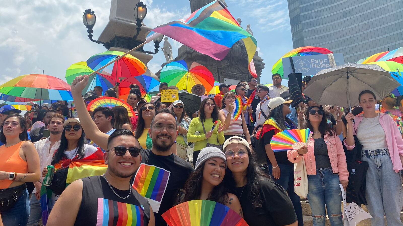 marcha del orgullo LGBT+ 2024 en CDMX