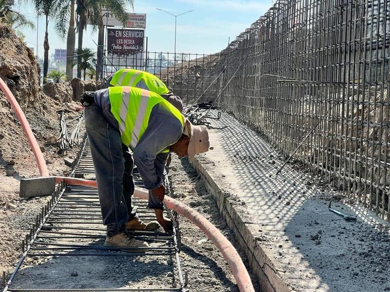 Se están realizando obras en las laterales de Periférico que estarán terminadas después del arranque del Peribús.