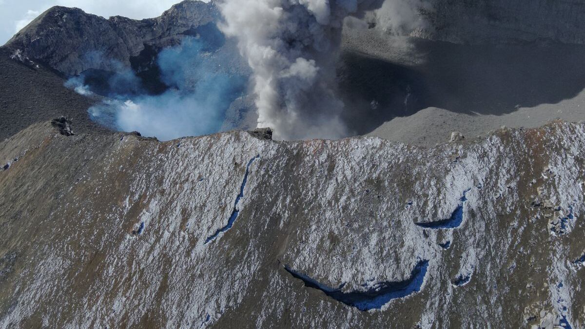 Así se ve el cráter del volcán Popocatépetl en Amarillo Fase III.