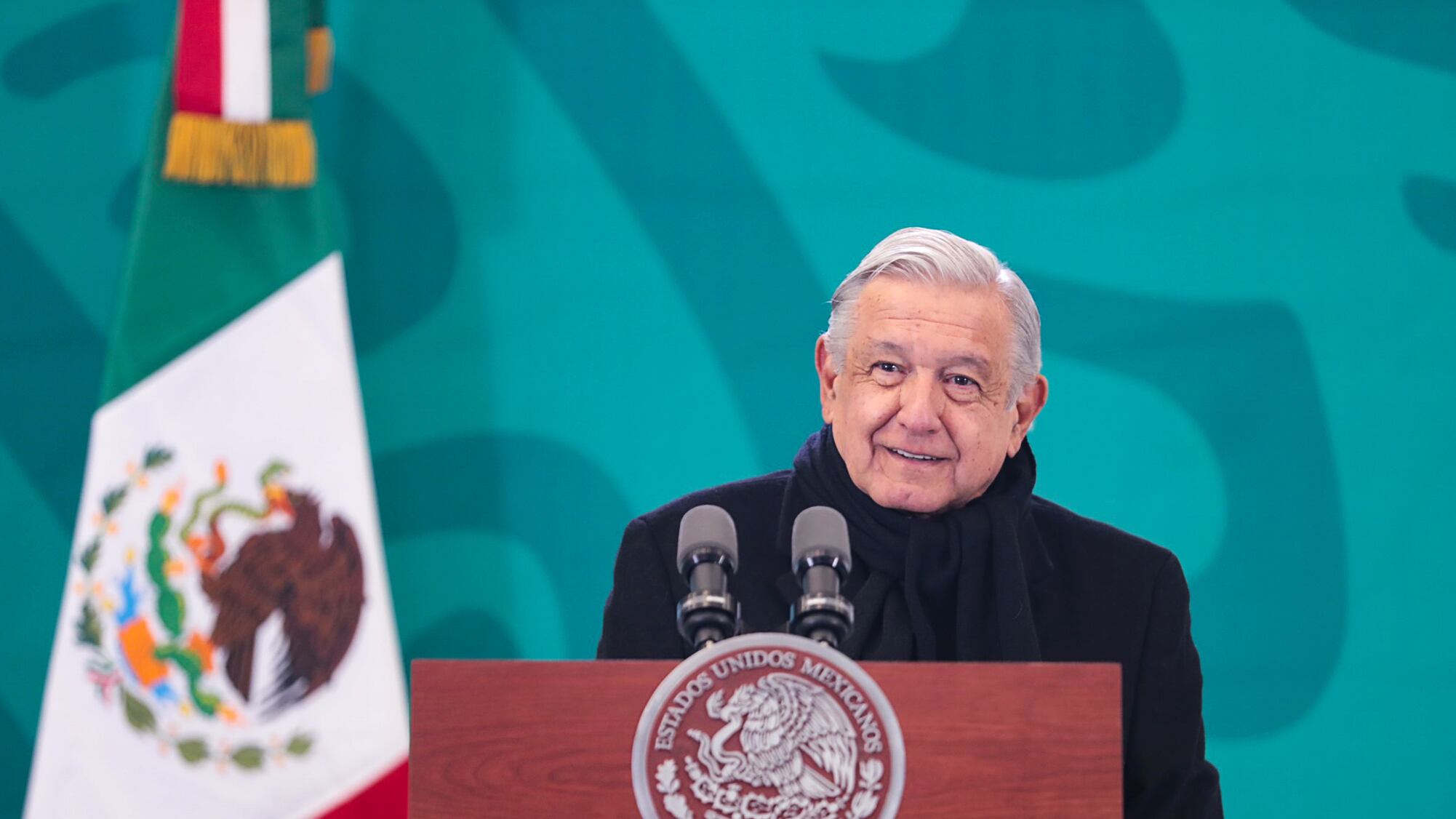 Hermosillo, Sonora, México, 17 de febrero de 2023.
Andrés Manuel López Obrador, presidente Constitucional de los Estados Unidos Mexicanos en conferencia de prensa matutina en el Salón Tesorería de Palacio Nacional. Lo acompañan Alfonso Durazo, gobernador Constitucional del Estado de Sonora; Adán Augusto López Hernández, secretario de Gobernación; Rosa Icela Rodríguez Velázquez, secretaria de Seguridad y Protección Ciudadana; Luis Cresencio Sandoval González, secretario de la Defensa Nacional; José Rafael Ojeda, secretario de Marina; David Córdova Campos, comandante de la Guardia Nacional y Luis Rodríguez Bucio, subsecretario de Seguridad Pública de la Secretaría de Seguridad y Protección Ciudadana.
Foto: Presidencia