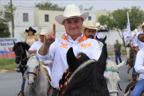 ¡Arre, cuaco! A caballo, inicia Héctor García último mes de campaña rumbo a alcaldía de Guadalupe
