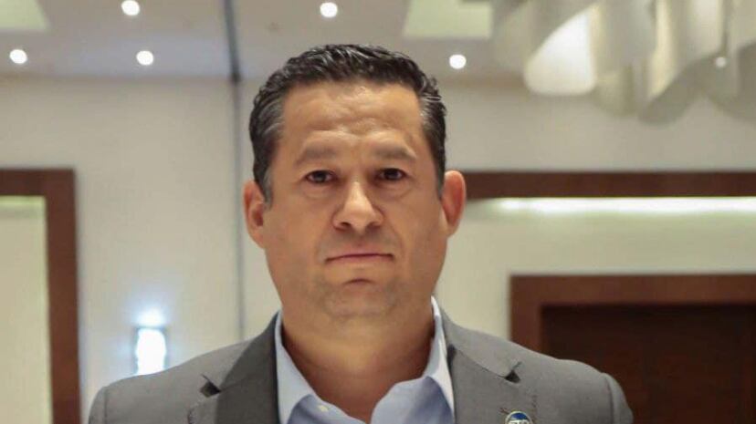 Anuncia la firma del decreto que tardó 4 meses en aceptar.