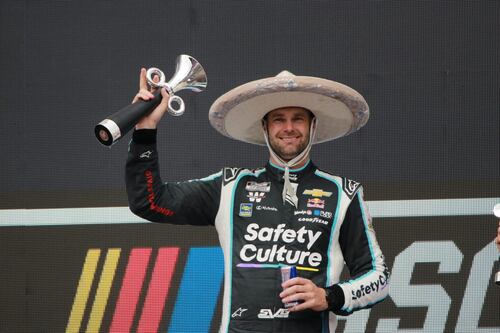 Shane van Gisbergen hace historia al ganar la Nascar Cup Series en México