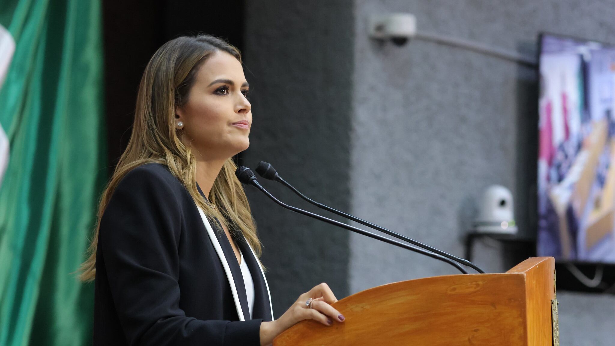 Lorena de la Garza fue electa como presidenta del Congreso.