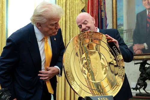 Premio FIFA de La Paz 2025: ¿Cómo ganó Trump un galardón sin requisitos ni jurado?