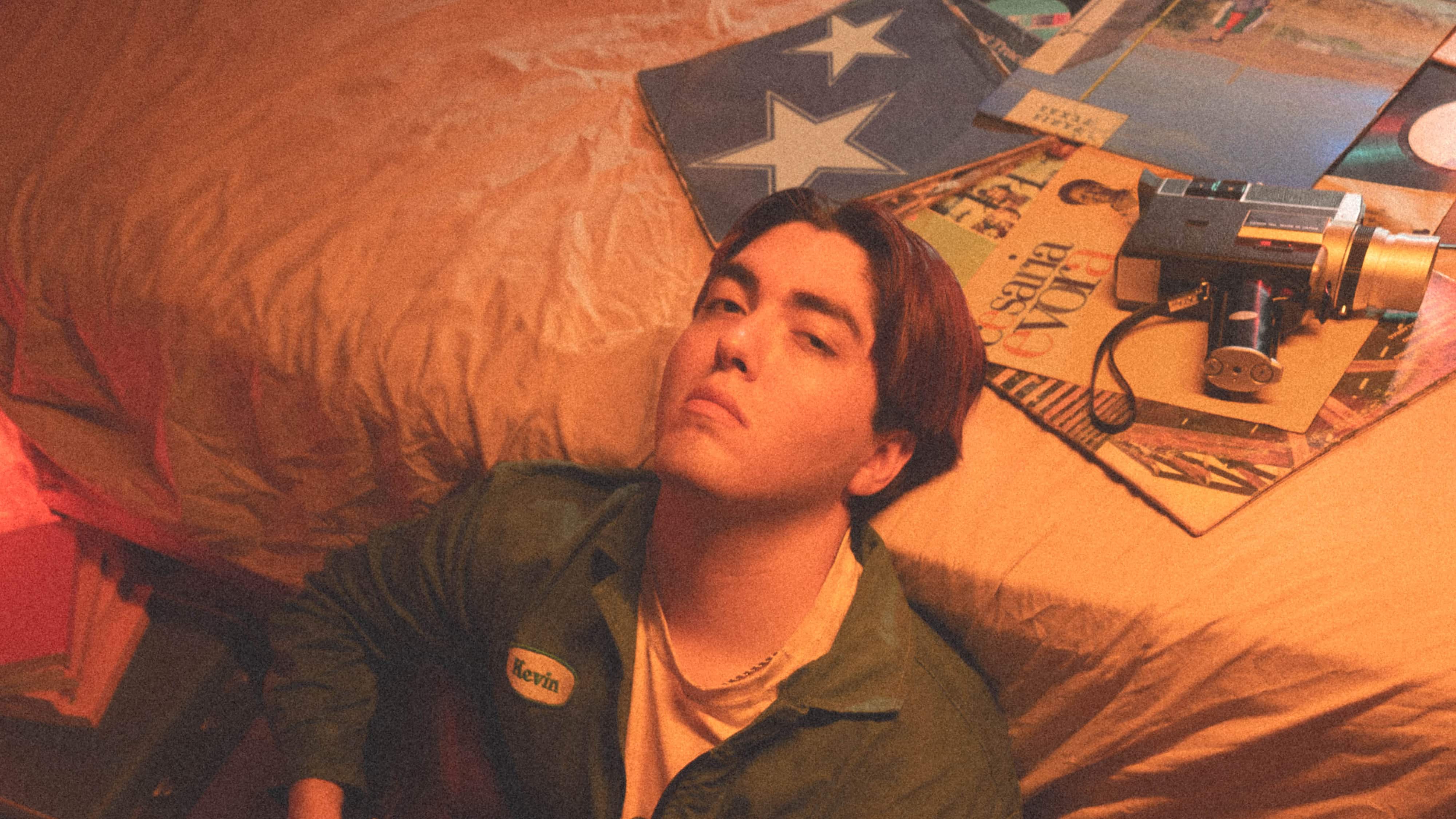 Kevin Kaarl reinventa el significado de nostalgia con su nuevo disco ‘Ultra Sodade’