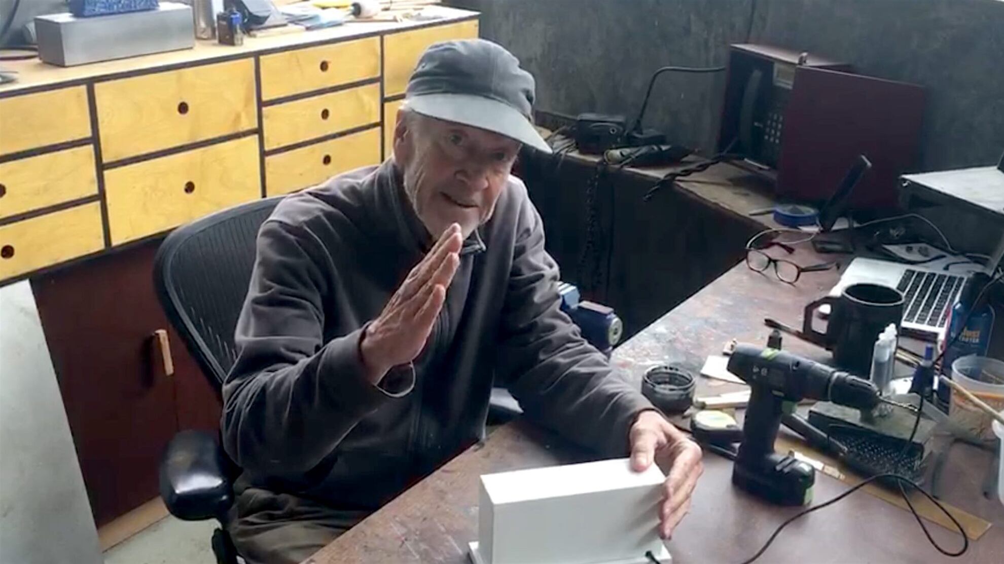 El cineasta fue condecorado en México.