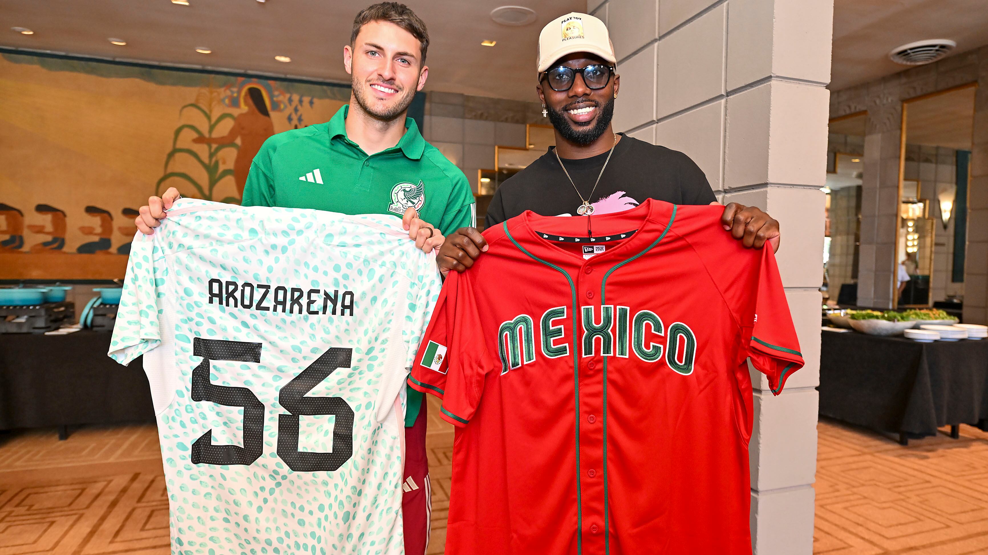 Randy Arozarena hizo un intercambio de jerseys I @miseleccionmx