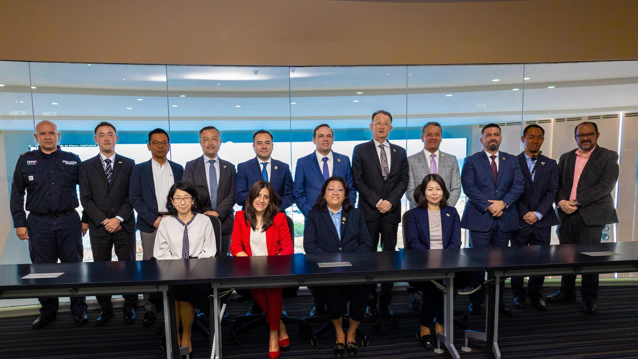 Autoridades de Guanajuato y representantes de Japón acuerdan reforzar la seguridad y atención para la comunidad nipona en la entidad, destacando la incorporación de personal que brinda apoyo en japonés dentro del C5i.