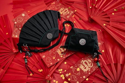 Presenta colección de bolsos inspirada en el Año del Caballo