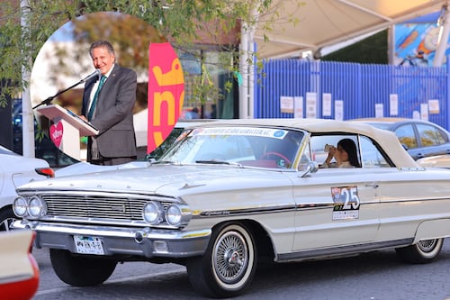 Frangie da el banderazo inicial del Rally Tour Costa del Sol 2026 con 45 autos clásicos