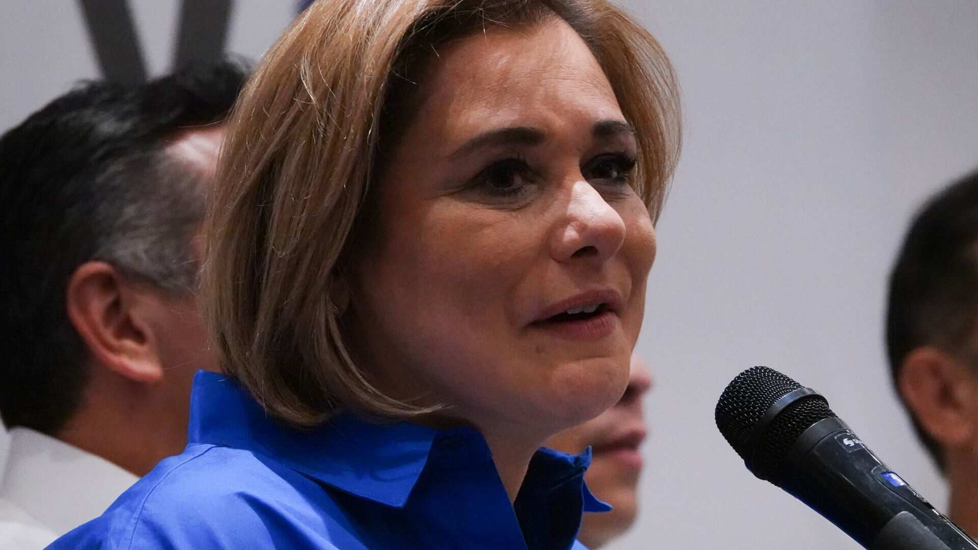 La gobernadora se sometió a una cirugía de hernia hiatal.