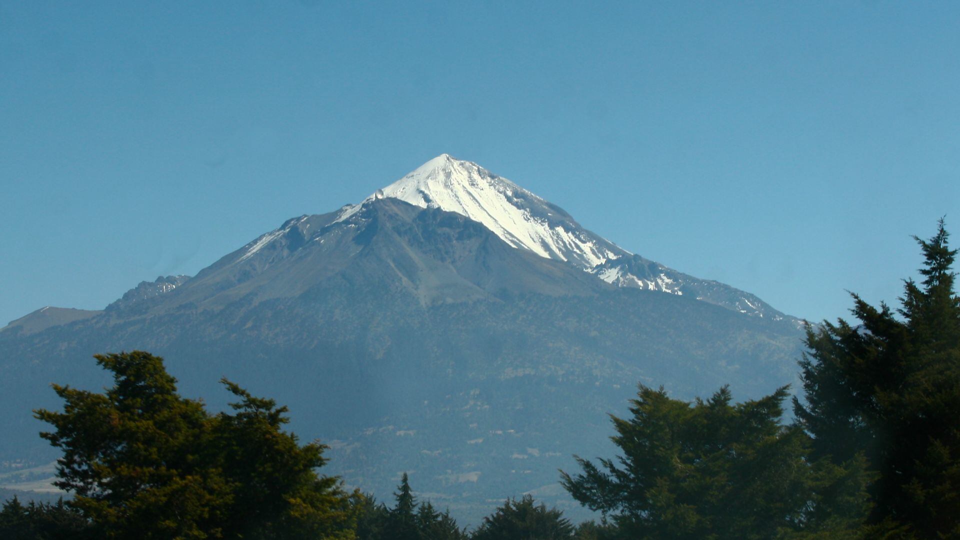 Alpinistas caen del volcán Pico de Orizaba en Puebla