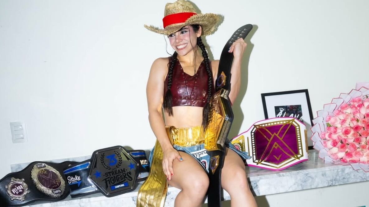 Alana Flores ha ganado cuatro cinturones.