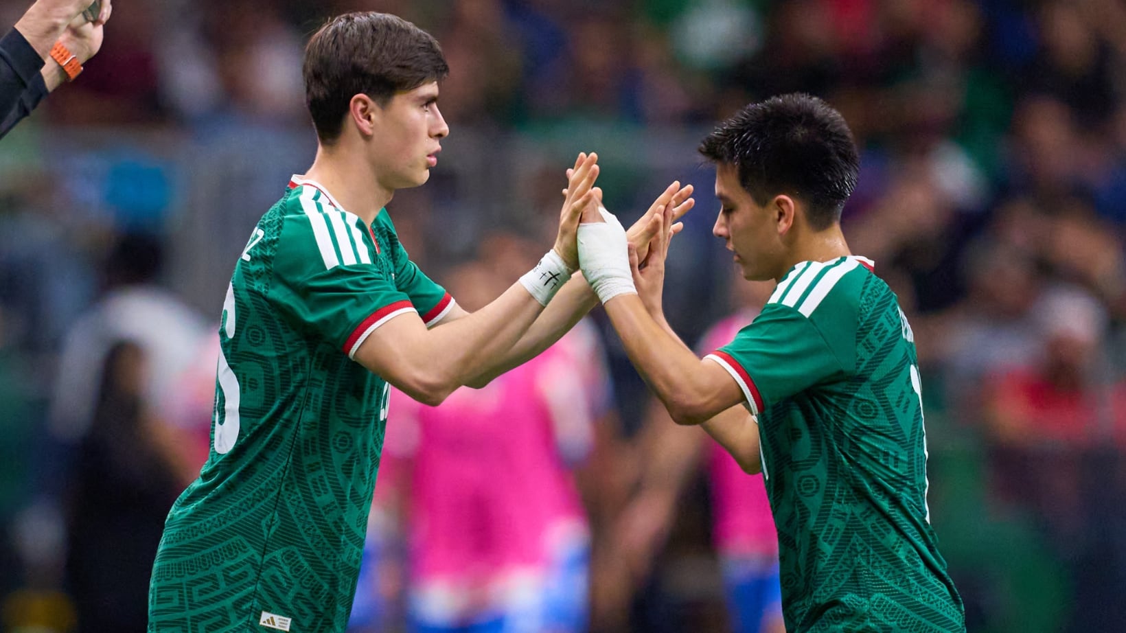 Armando González y Gilberto Mora son dos de las joyas del futbol mexicano.
