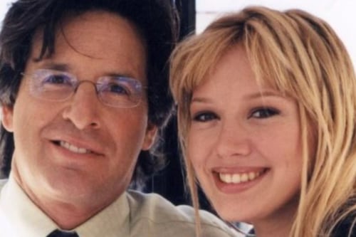 Hilary Duff llora la muerte Robert Carradine, su padre en ‘Lizzie McGuire’: “Estaba sufriendo”