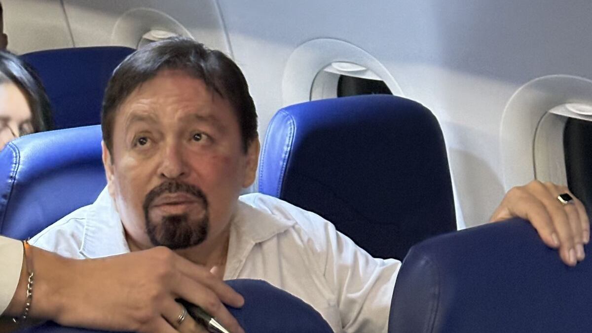 Viva Aerobus: Pasajero acosa sexualmente a mujer y menor en vuelo 1109 Mérida-CDMX