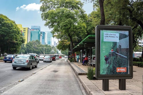 Aumenta la contaminación visual en la CDMX por tótems publicitarios