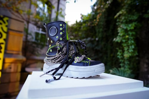 Así son las botas-sneaker chunky que reinventan el estilo urbano en México