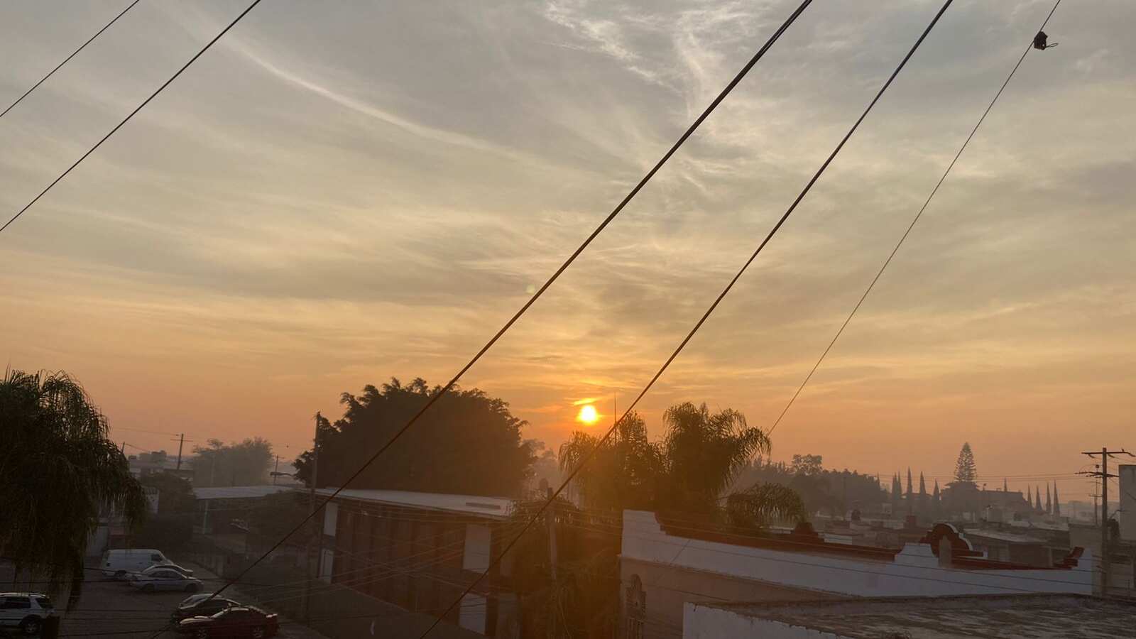 A pesar de las condiciones climatológicas y atmosféricas, no se suspendieron las clases.