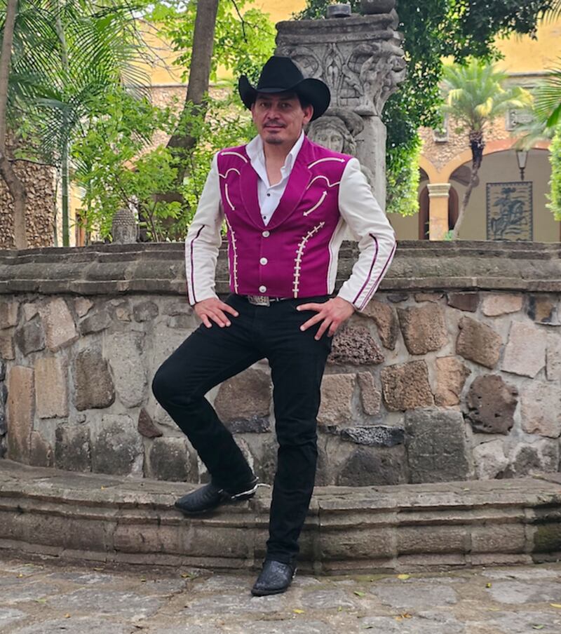 Regresó a la hacienda La Caldera, propiedad de su padre.