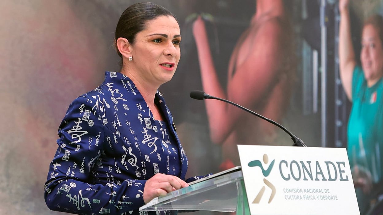 Ana Guevara viajó a París este 23 de julio.