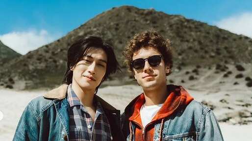 El influencer y el actor tailandés se conocieron hace poco en Estados Unidos.