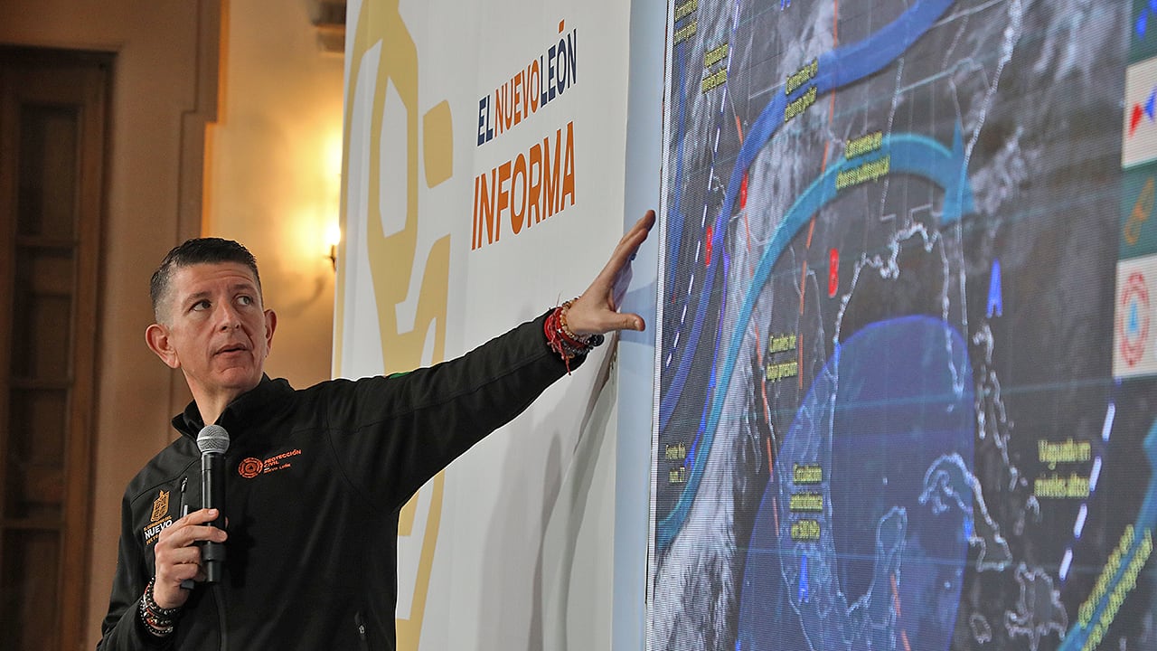 El titular de Protección Civil exhortó a los automovilistas a manejar con cuidado.