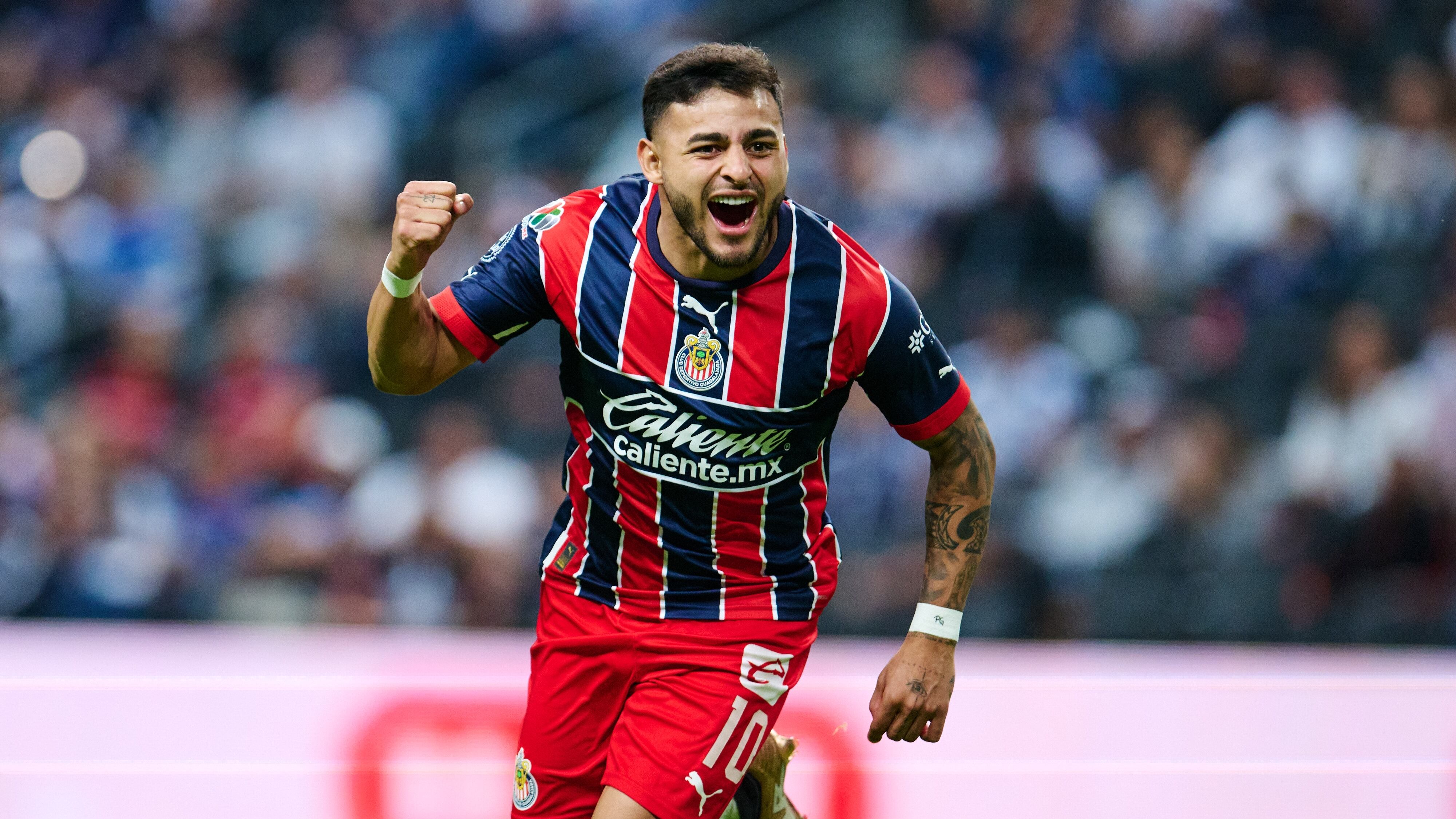 El inminente regreso de Alexis Vega ilusiona a la afición de Chivas.