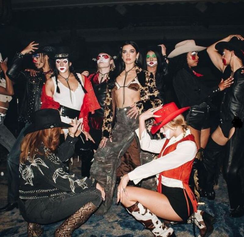 'Love Again' de Dua Lipa el significado de una historia surrealista