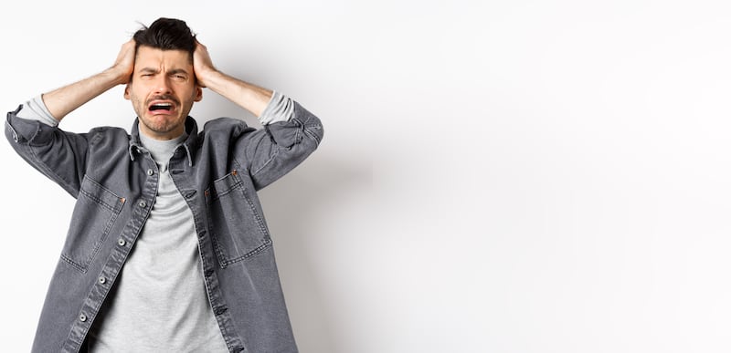 Miles de personas lanzan negocios propios cada año. Sin embargo, ciertos errores comunes impiden que sus emprendimientos prosperen. ¡Conócelos y evítalos! Foto: Freepik.