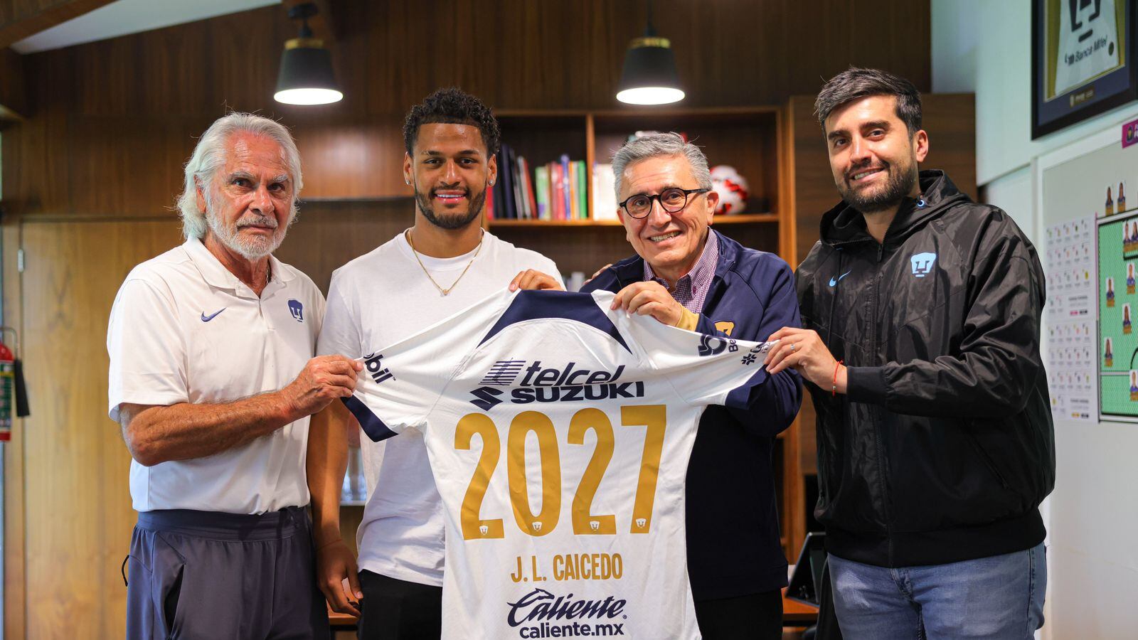 José Caicedo firmó su renovación con Pumas de la UNAM hasta 2027.