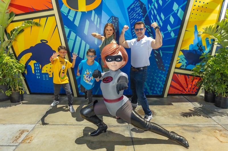 Visitaron Disneyland Resort en California para celebrar 30 años de casados y el décimo cumpleaños de sus gemelos, Daniel y Manuel.