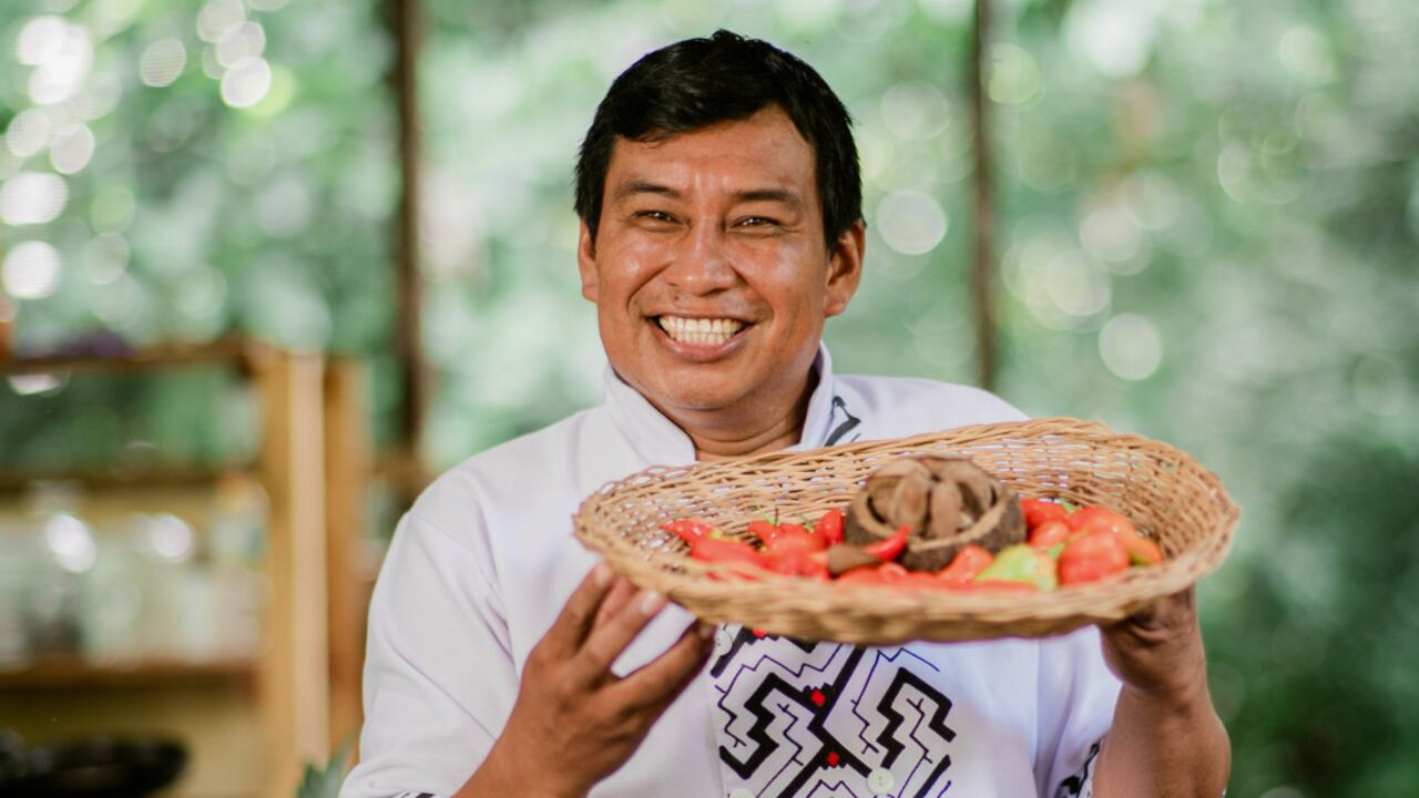 Conoce el proyecto de gastronomía sustentable que ha elaborado el chef Roy Riquelme para preservar los bosques de la Amazonía y cómo se ha beneficiado de las plataformas de aprendizaje online para impulsarlo