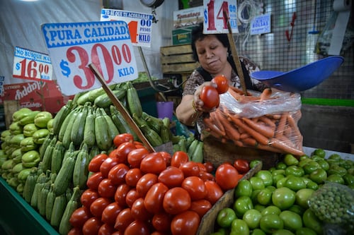 Inflación sigue sin freno: acelera a 5.57% en julio por aumento de frutas y verduras