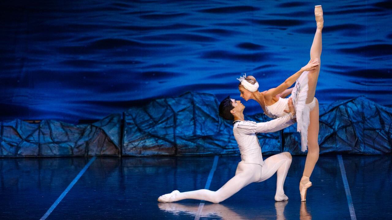 El Russian State Ballet Mari El presenta la obra maestra de Tchaikovsky en el Teatro Metropólitan