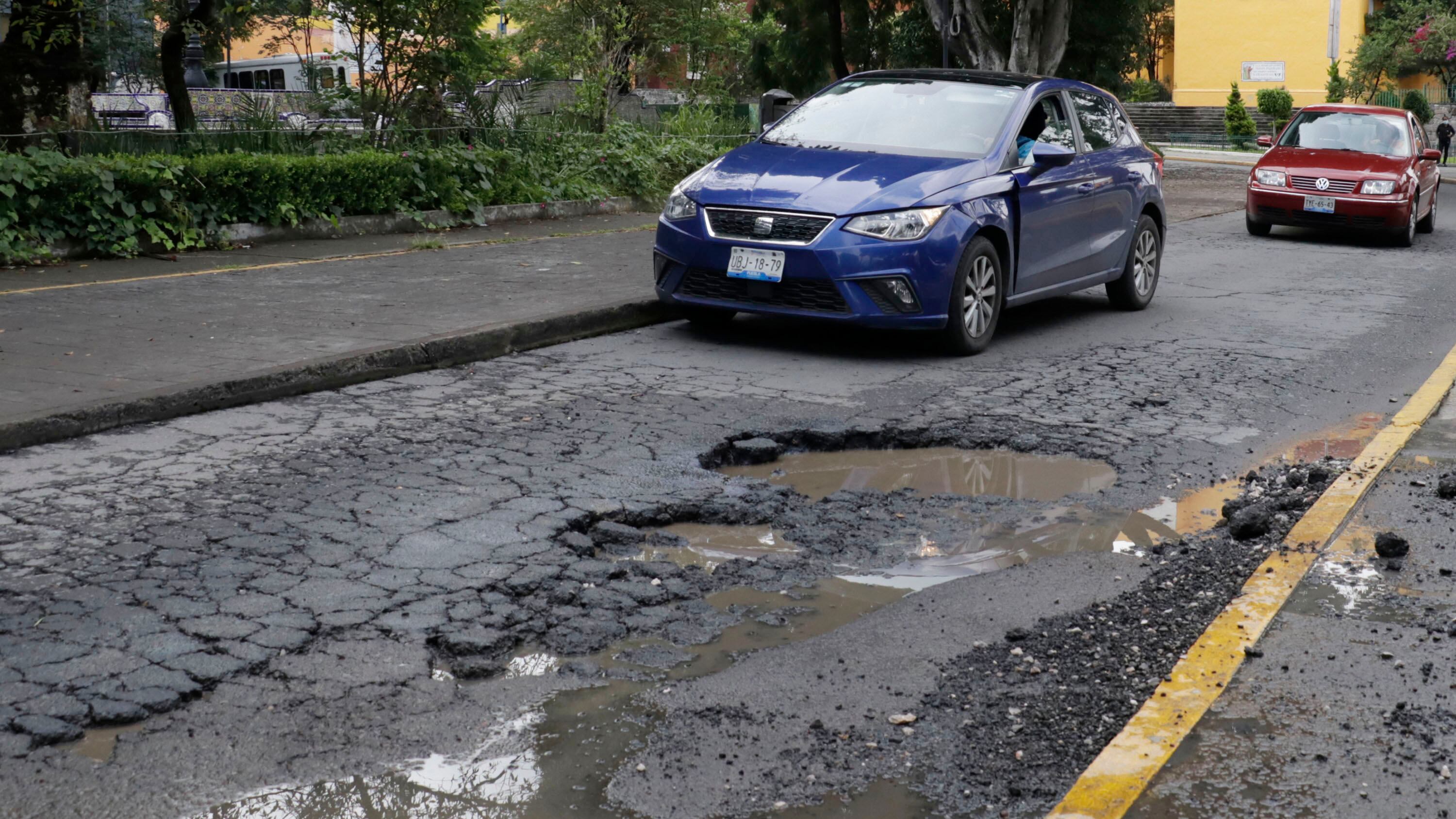 Gobierno atiende baches de la ciudad con 347 mdp