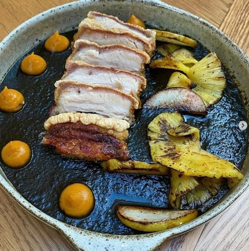 El reconocido chef mexicano recorre los rincones gastronómicos que más disfruta en Querétaro, desde puestos tradicionales hasta restaurantes de cocina internacional