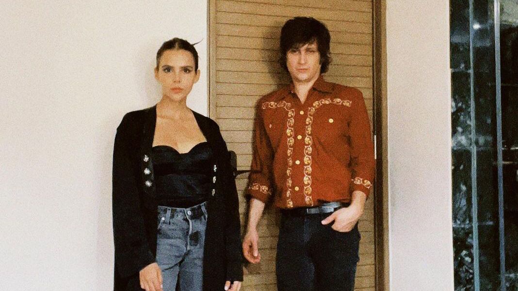 La creadora de de contenidos y el cantante, son la pareja mediática más poderosa en México.