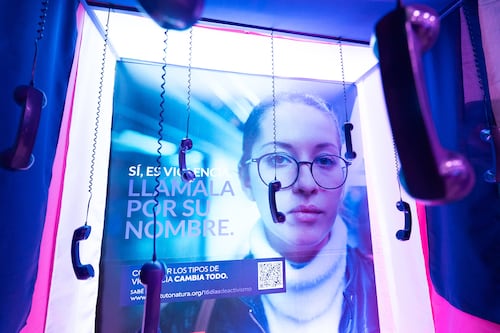 Violencia como la que sufrió Sheinbaum pasa frente a todos, pero solo 15% la identifica