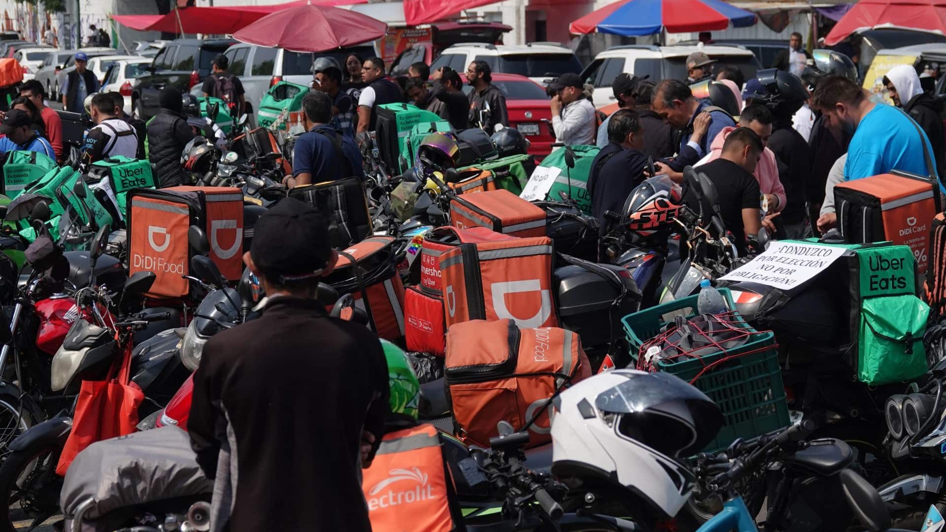 Seguridad social para repartidores de aplicaciones queda aprobada en comisiones