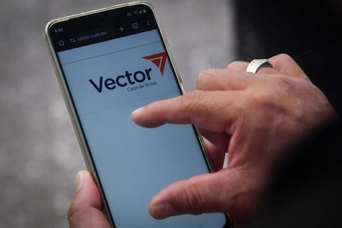Vector sale del mercado; CNBV niega vínculo con alertas de EE. UU.