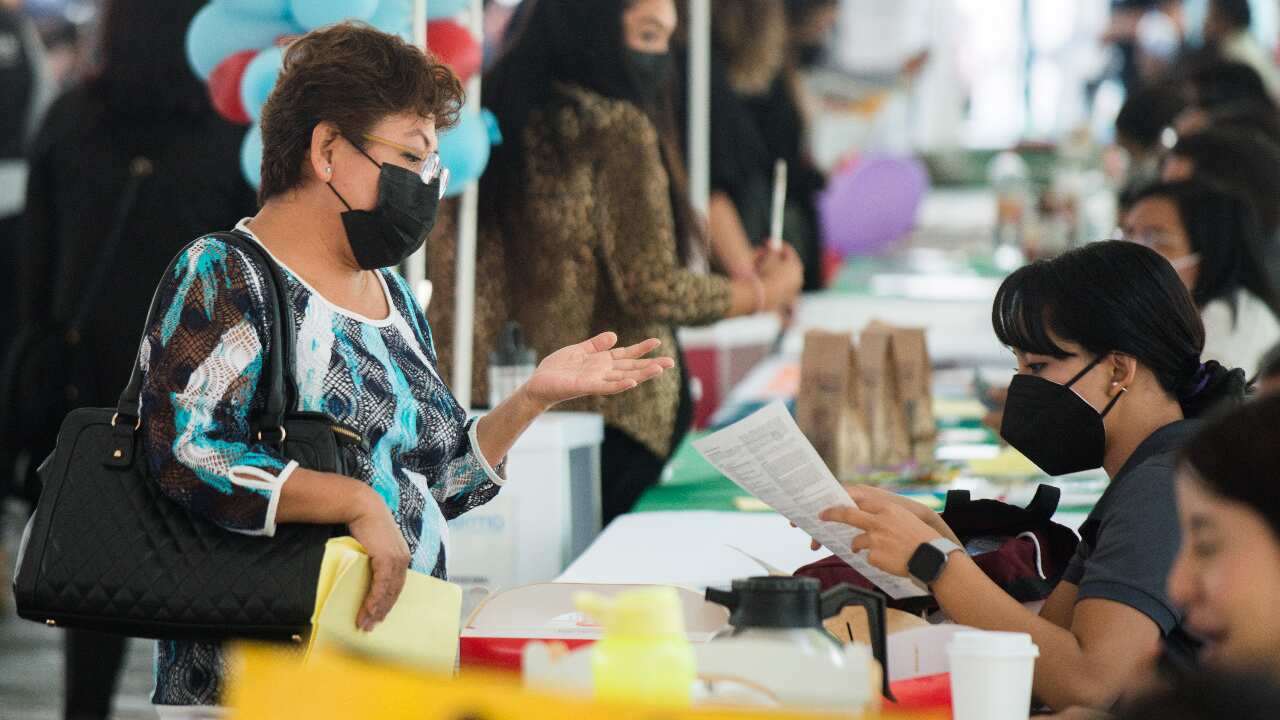 El comercio abrirá alrededor de 50 mil plazas para la temporada de alto consumo del fin de año, que compensarán parcialmente el cierre puestos previsto al termino de 2022.