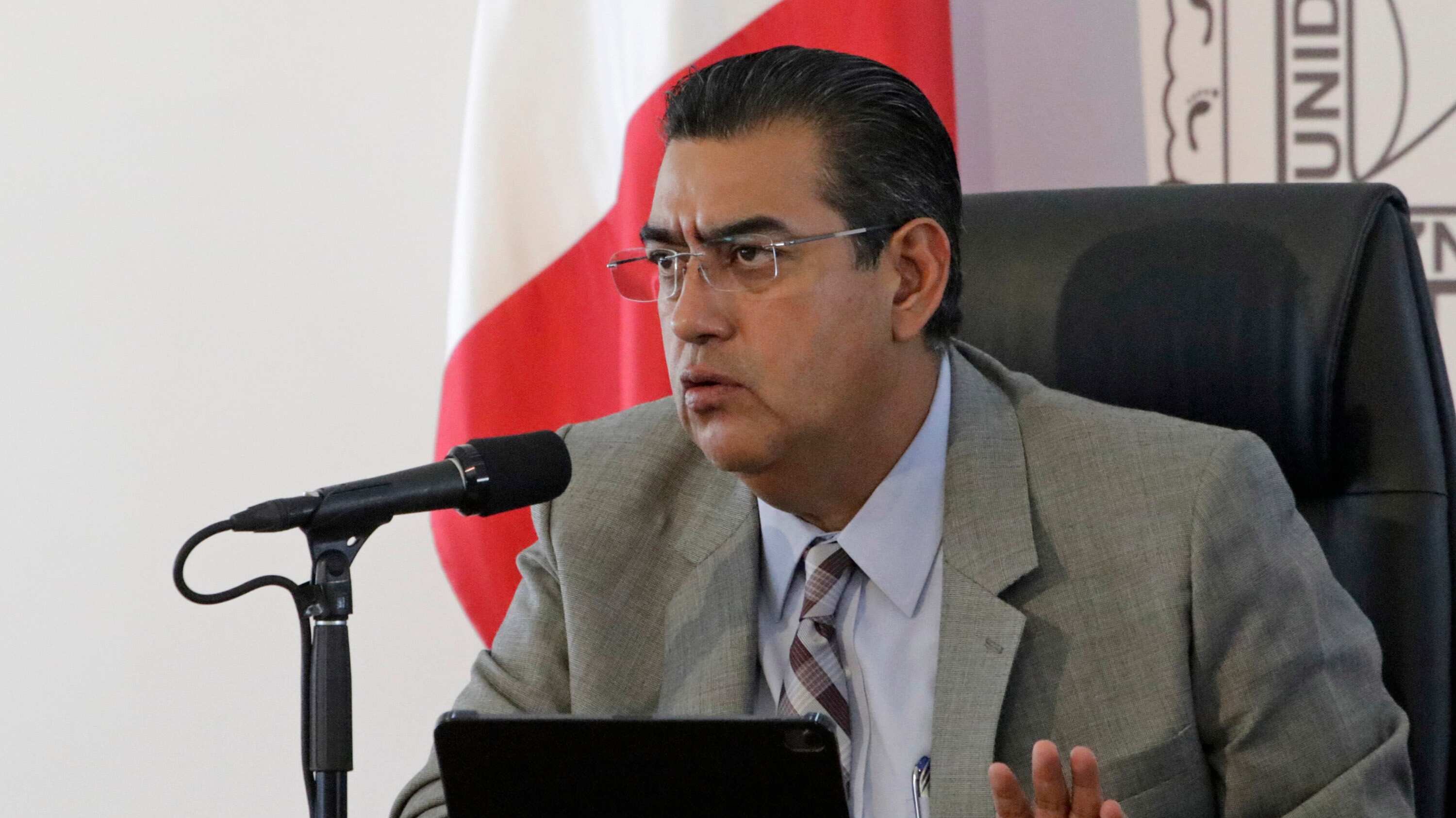 Responsabiliza a municipios de evitar la violencia.