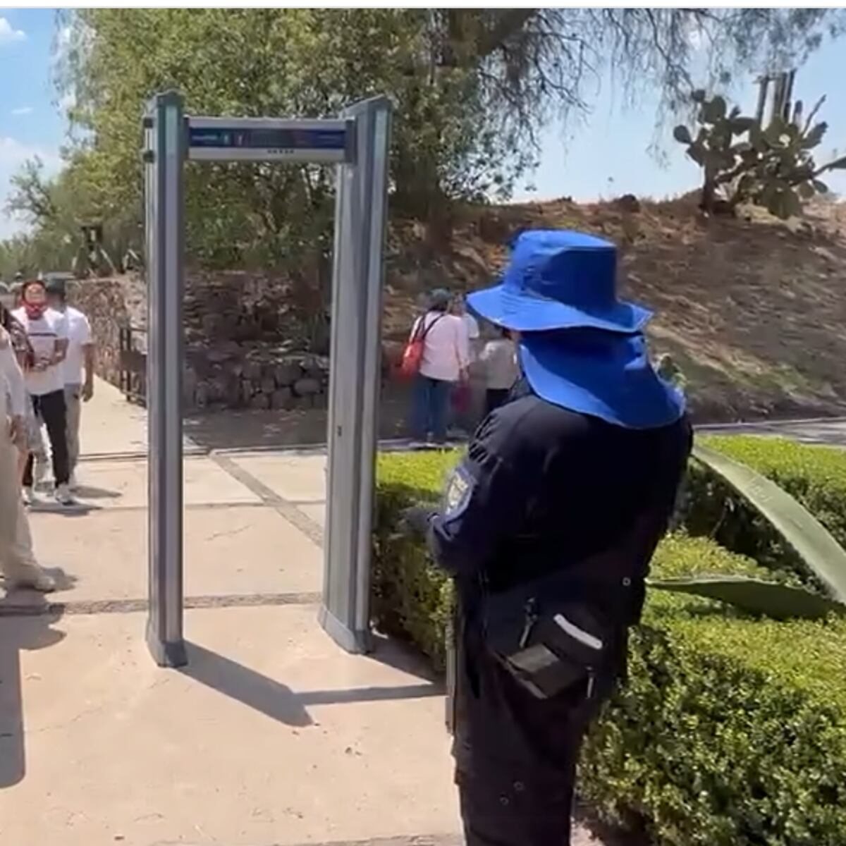 Teotihuacán Refuerza Seguridad: Arcos Detectores en Accesos