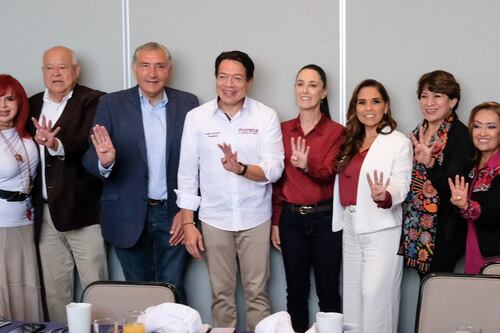 Corcholatas, legisladores y gabinete asisten a Congreso de Morena