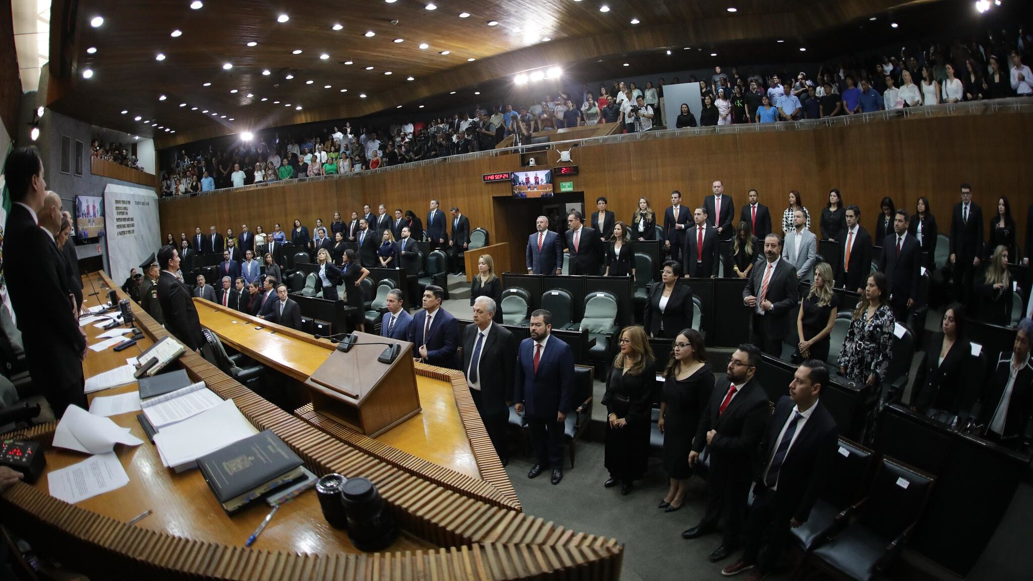 Originalmente ni MC, Morena, PT ni PVEM iban a sesionar.