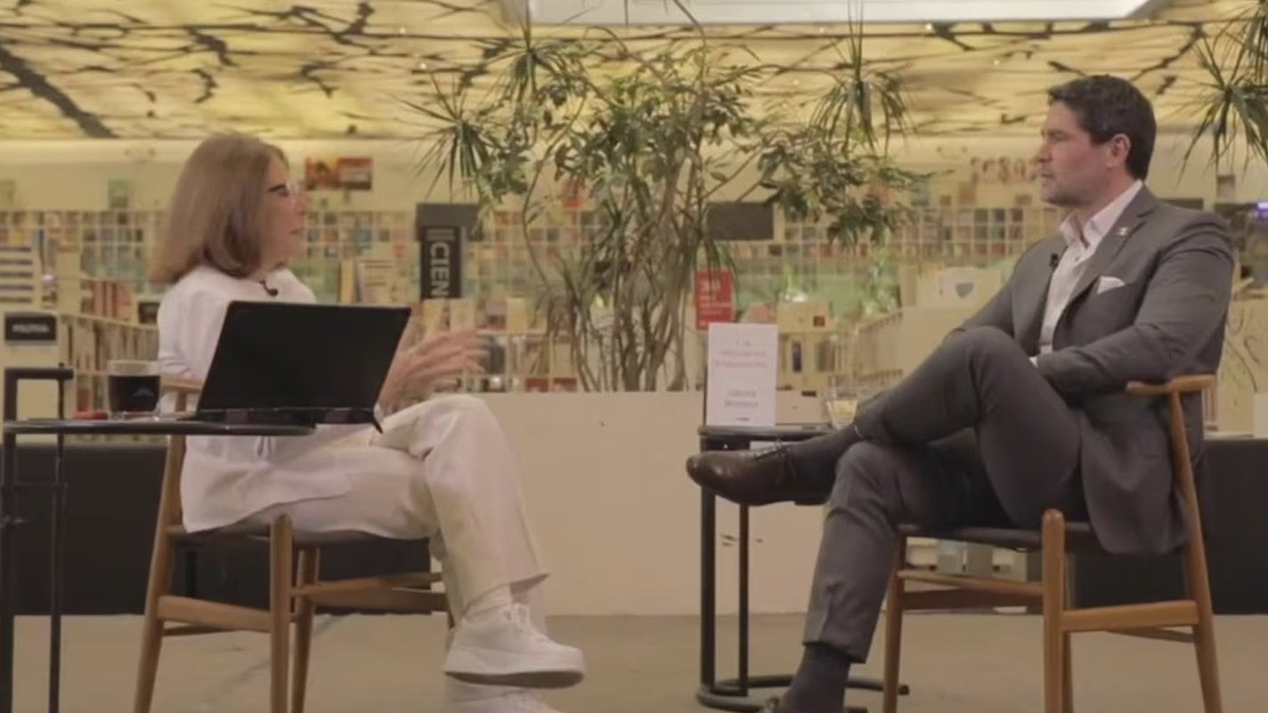 La conversación entre Sabina Berman y Eduardo Verástegui expuso posturas ideológicas confrontadas