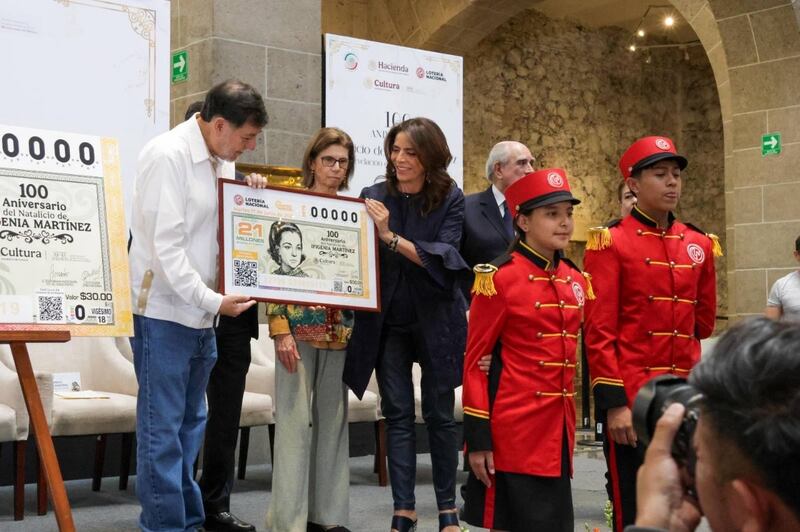 Lotería Nacional rinden homenaje a Ifigenia Martínez en el Centenario de su natalicio