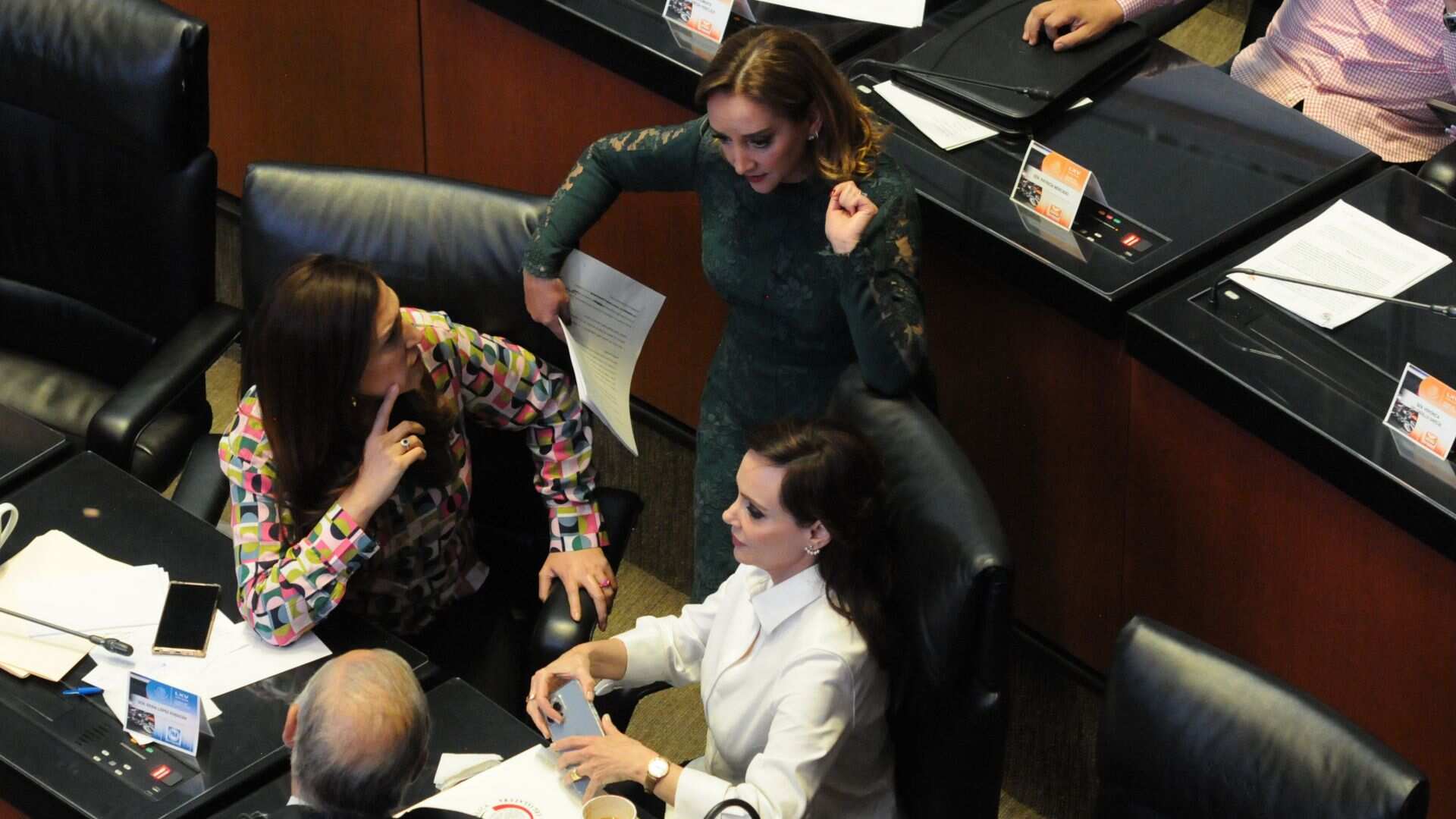 Senadores que votaron en contra de la presencia militar hasta 2028